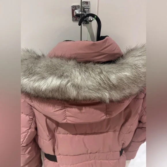 DKNY Pink Puffer Coat with black belt and removable Fur Hood - Picture 7 of 16